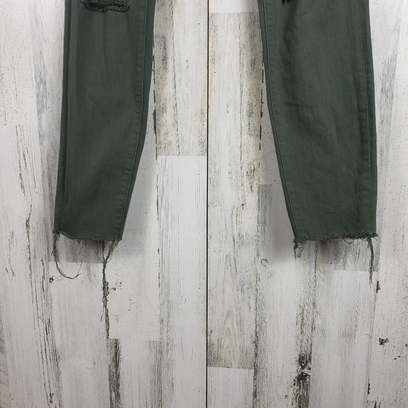 Universal threads army green ripped raw hem mid rise jegging womens size 6/28 - Picture 4 of 13